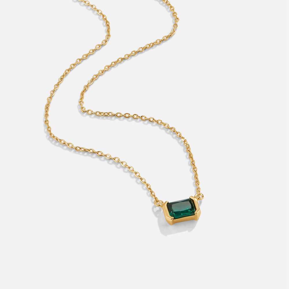 Delicate Necklace with Emerald