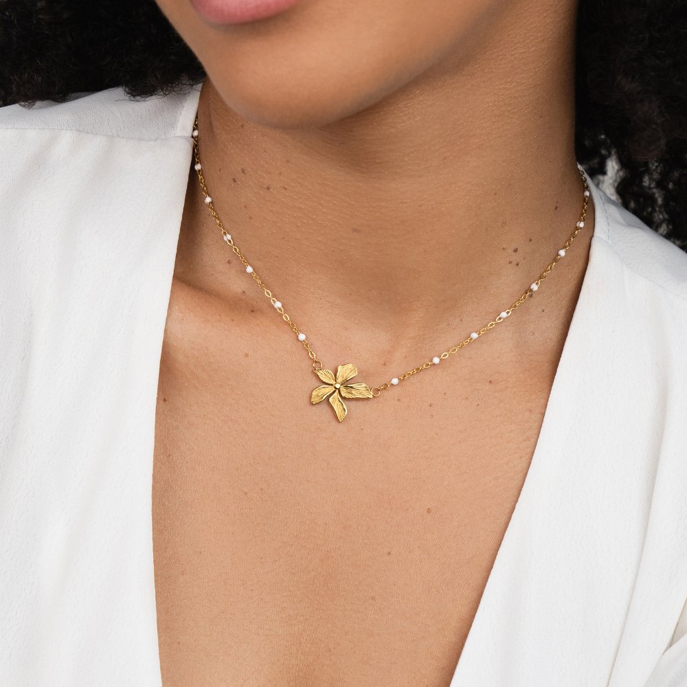 Elegant Necklace with Gold Flower